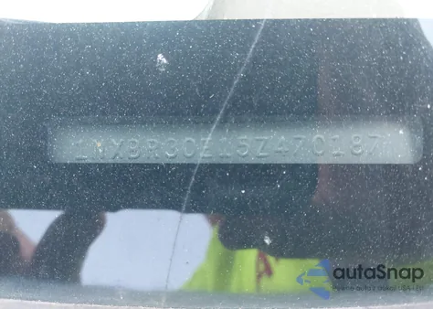 2005 Toyota Corolla Le z USA, uszkodzony, nr VIN 1NXBR30E15Z470187